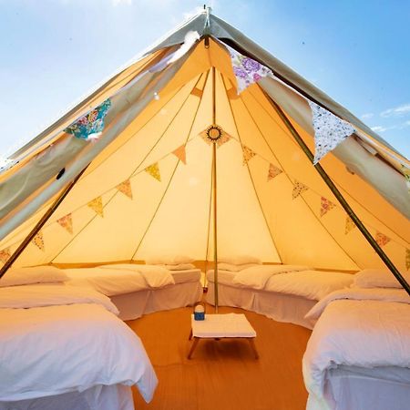 The Holford Arms Chalets And Glamping Hotell Didmarton Eksteriør bilde