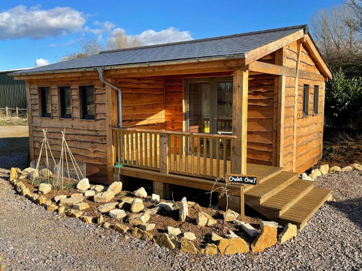 The Holford Arms Chalets And Glamping Hotell Didmarton Eksteriør bilde