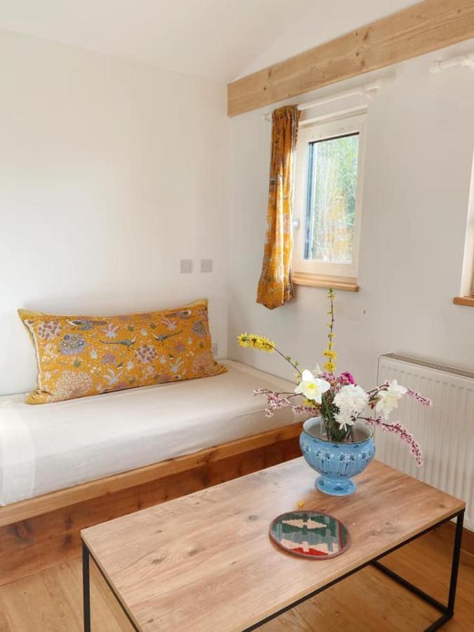 The Holford Arms Chalets And Glamping Hotell Didmarton Eksteriør bilde