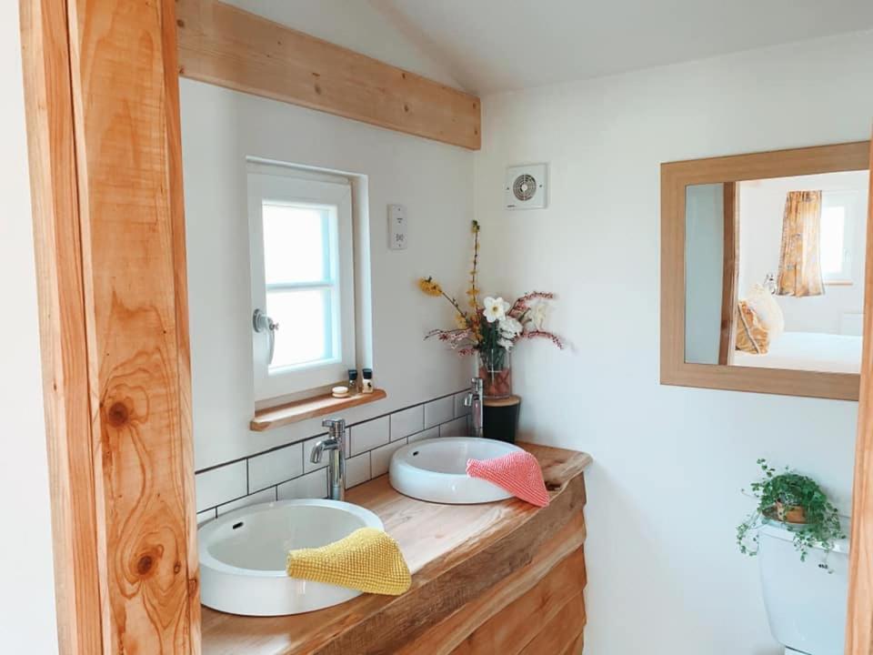 The Holford Arms Chalets And Glamping Hotell Didmarton Eksteriør bilde