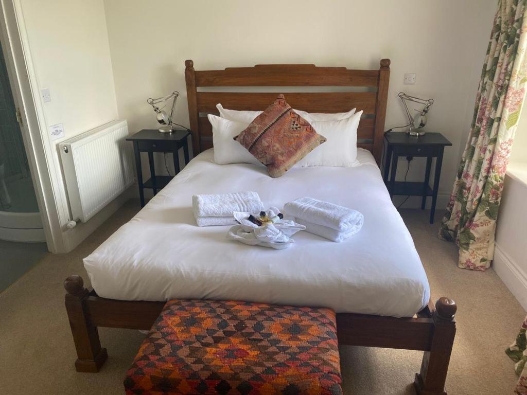The Holford Arms Chalets And Glamping Hotell Didmarton Eksteriør bilde