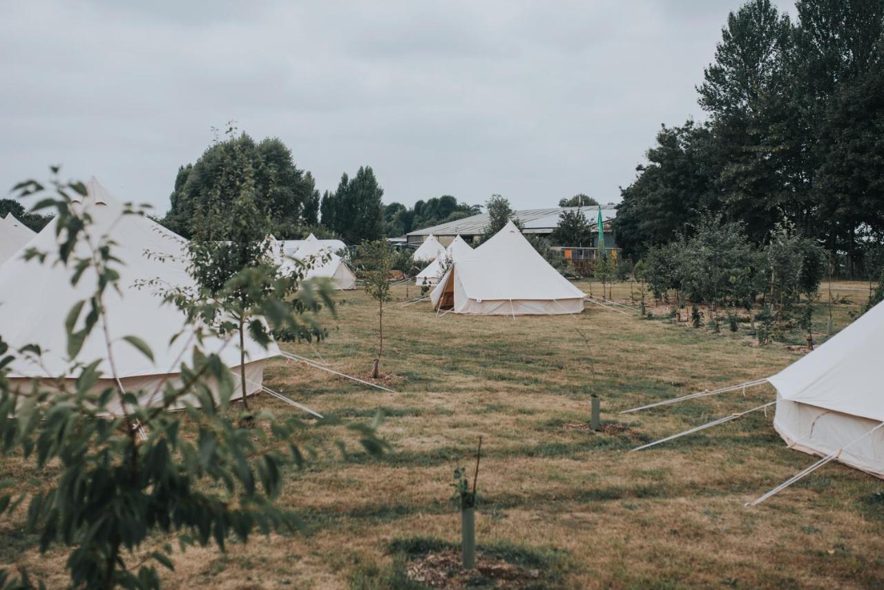 The Holford Arms Chalets And Glamping Hotell Didmarton Eksteriør bilde