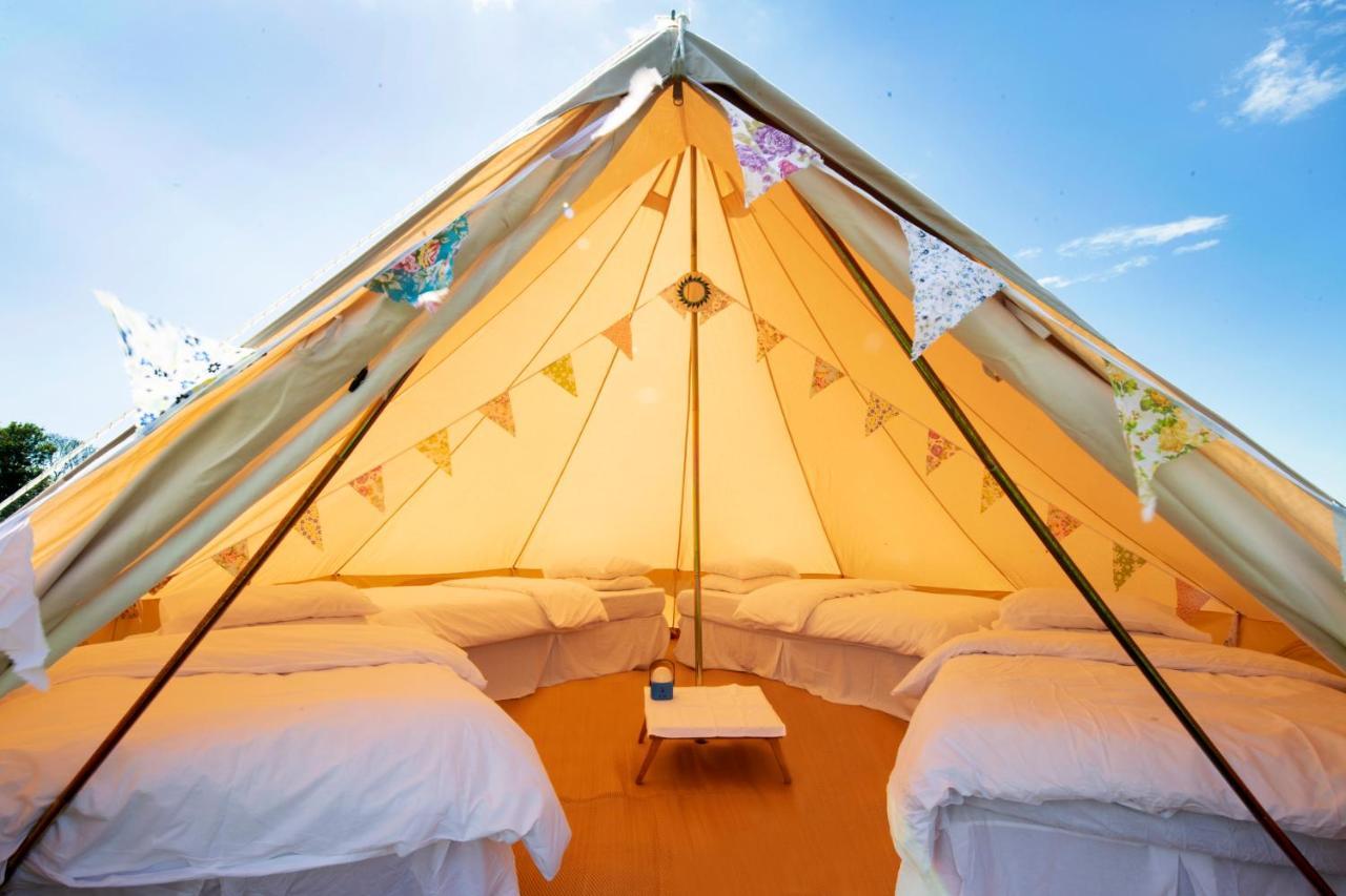 The Holford Arms Chalets And Glamping Hotell Didmarton Eksteriør bilde