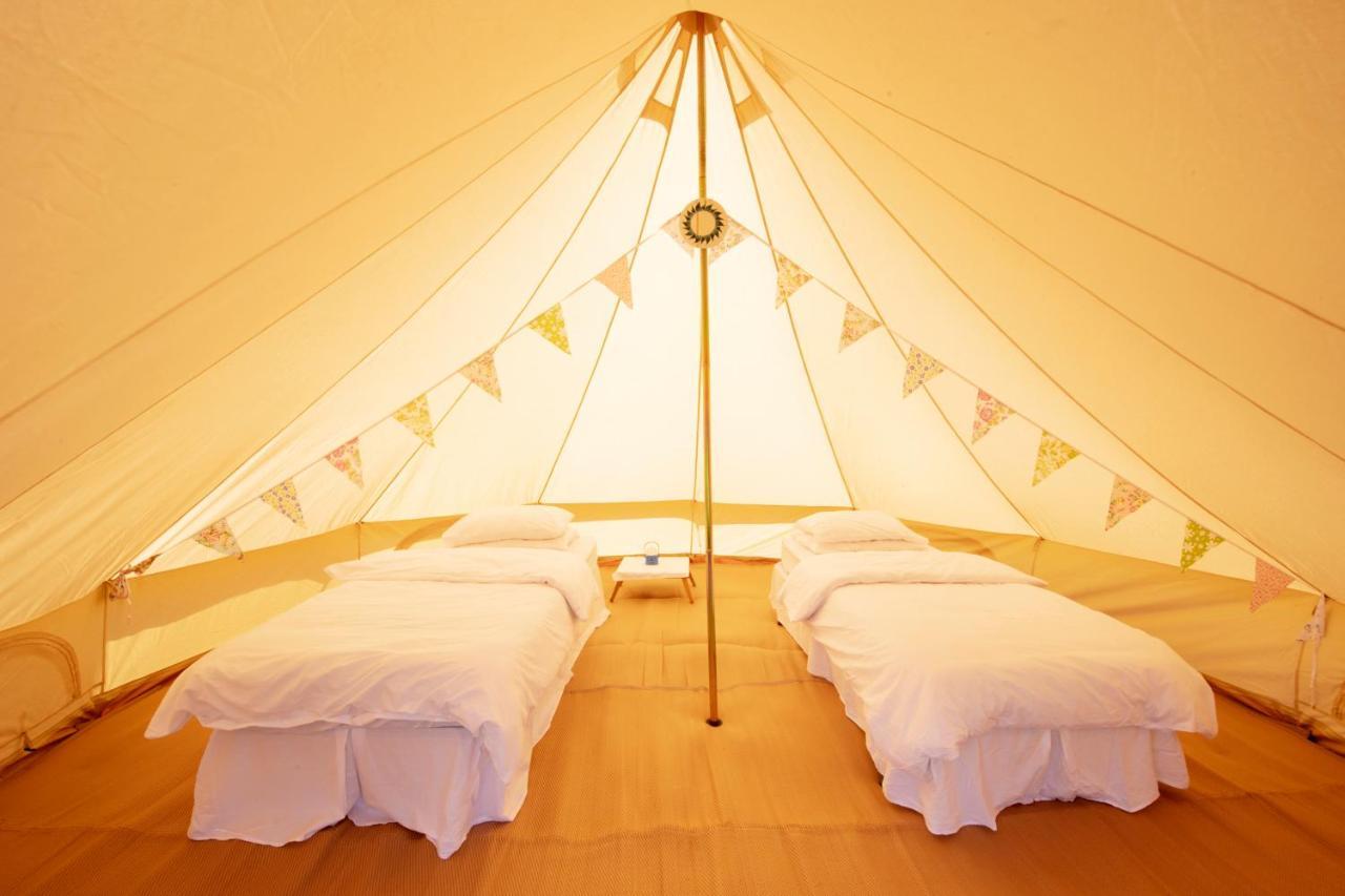 The Holford Arms Chalets And Glamping Hotell Didmarton Eksteriør bilde