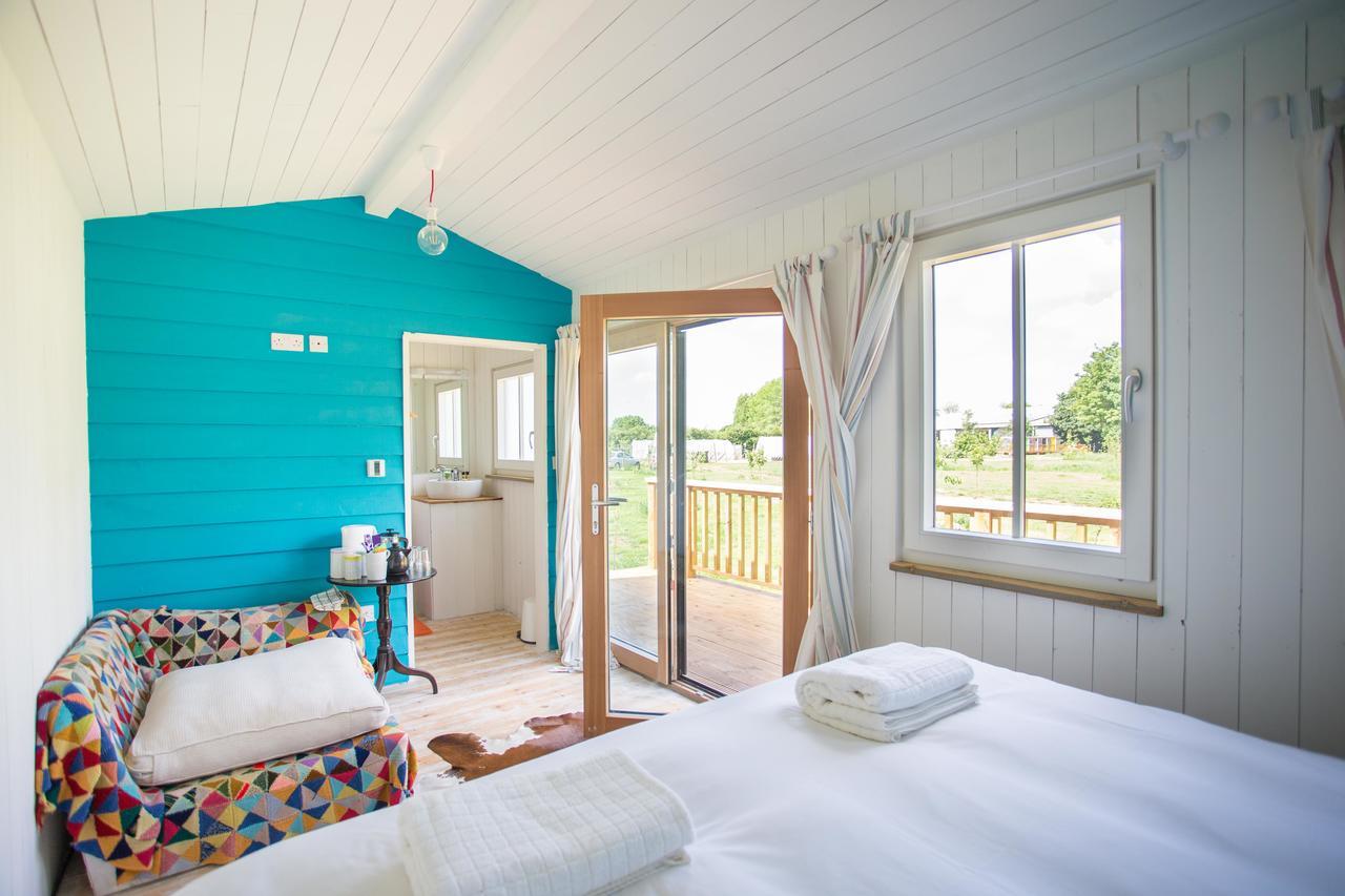 The Holford Arms Chalets And Glamping Hotell Didmarton Eksteriør bilde