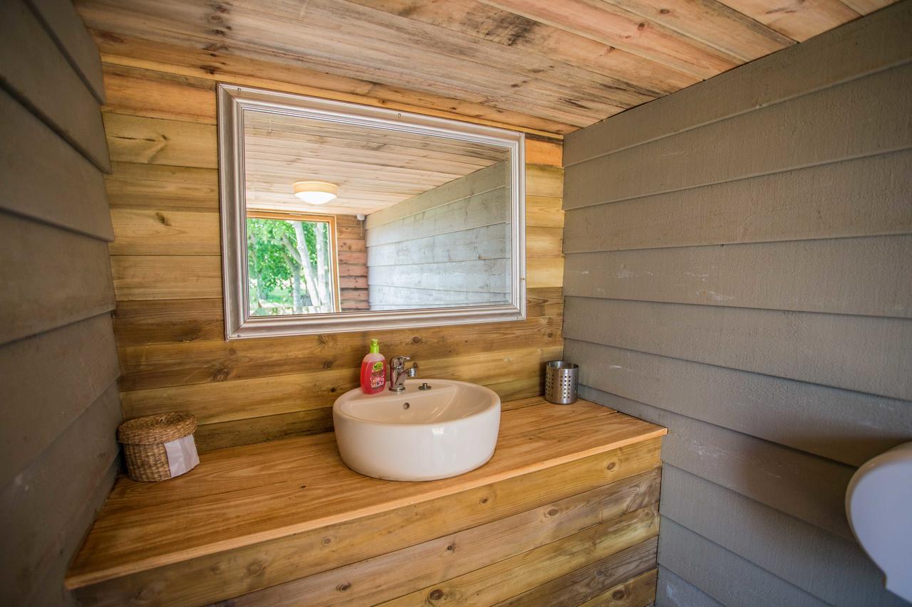 The Holford Arms Chalets And Glamping Hotell Didmarton Eksteriør bilde